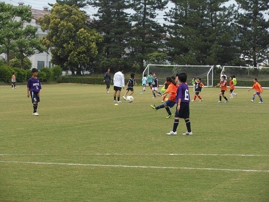 アグリーマートなでしこサッカー教室　前座試合