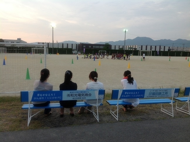 CMベンチ設置しました!